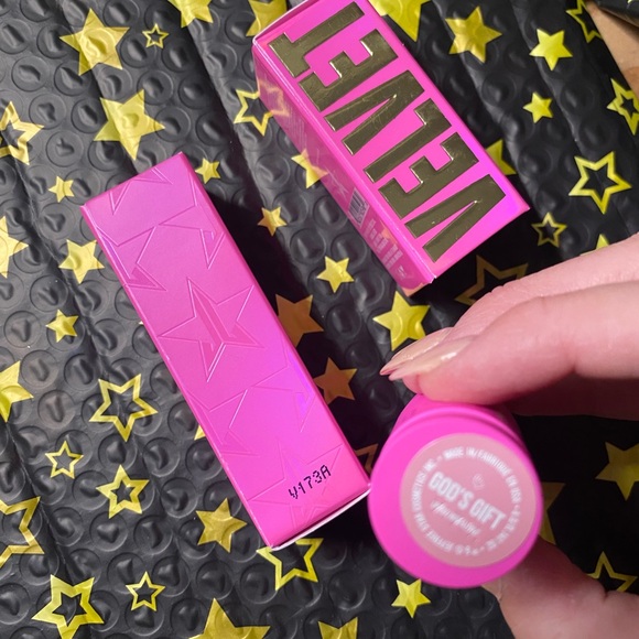 Jeffree Star Cosmetics GODS GIFT Velvet Trap Lipstick new discontinued - Picture 4 of 4